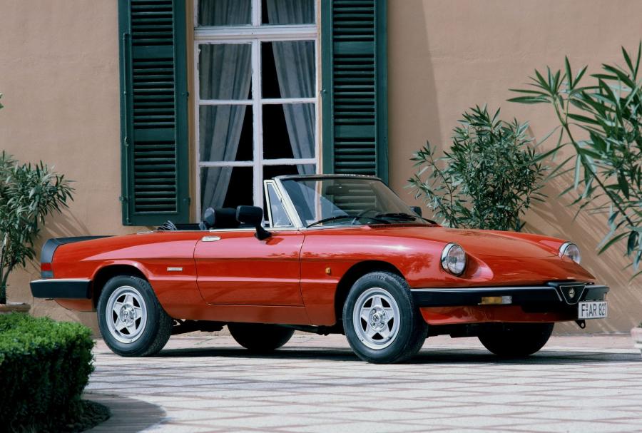 Alfa Romeo Spider 1986 года  (фото 3 из 12)